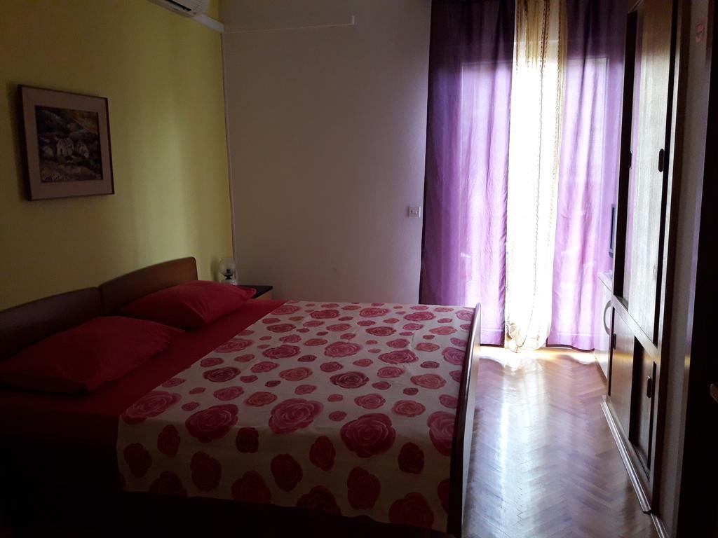 Rooms & Studio Villa Tatjana Supetar Buitenkant foto