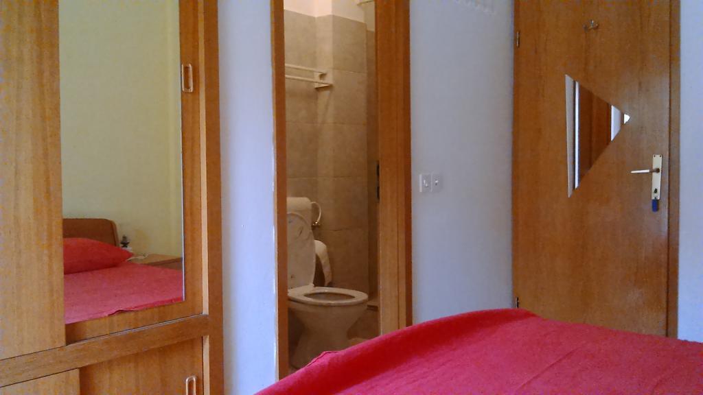 Rooms & Studio Villa Tatjana Supetar Buitenkant foto